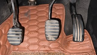 Used 2019 Nissan Kicks [2018-2020] XV Premium (O) Dual Tone Diesel Diesel Manual interior PEDALS VIEW