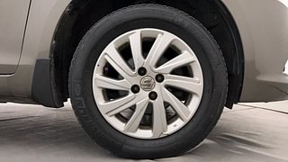 Used 2016 Maruti Suzuki Swift Dzire ZDI AMT Diesel Automatic tyres RIGHT FRONT TYRE RIM VIEW