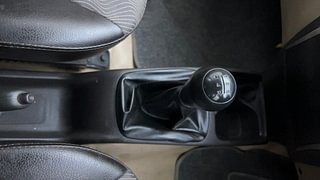 Used 2012 Hyundai Eon [2011-2018] Magna + Petrol Manual interior GEAR  KNOB VIEW