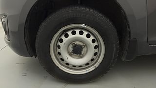 Used 2016 Maruti Suzuki Swift [2011-2017] LXi Petrol Manual tyres LEFT FRONT TYRE RIM VIEW