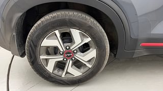 Used 2022 Kia Sonet GTX Plus 1.0 DCT Petrol Automatic tyres RIGHT REAR TYRE RIM VIEW