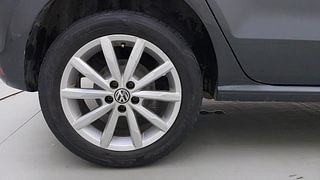 Used 2018 volkswagen Polo Highline Plus 1.0 MPI Petrol Manual tyres RIGHT REAR TYRE RIM VIEW