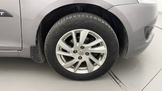 Used 2014 Maruti Suzuki Swift [2011-2017] ZXi Petrol Manual tyres RIGHT FRONT TYRE RIM VIEW