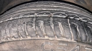 Used 2012 Ford Figo [2010-2015] Duratorq Diesel Titanium 1.4 Diesel Manual tyres RIGHT FRONT TYRE TREAD VIEW