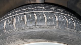 Used 2016 Hyundai Grand i10 [2013-2017] Magna 1.2 Kappa VTVT Petrol Manual tyres RIGHT FRONT TYRE TREAD VIEW