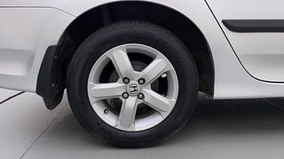 Used 2013 Honda City [2011-2014] 1.5 S AT Petrol Automatic tyres RIGHT REAR TYRE RIM VIEW