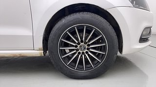 Used 2015 Volkswagen Polo Highline 1.5 (D) Diesel Manual tyres RIGHT FRONT TYRE RIM VIEW