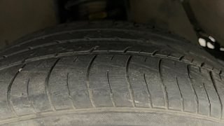 Used 2016 Toyota Innova Crysta [2016-2020] 2.4 Z 7STR Diesel Manual tyres LEFT FRONT TYRE TREAD VIEW