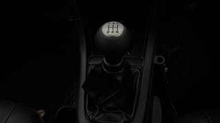 Used 2015 Maruti Suzuki Swift [2011-2017] ZXi Petrol Manual interior GEAR  KNOB VIEW