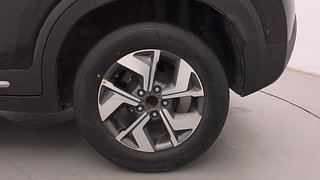 Used 2021 Kia Sonet HTX 1.5 AT Diesel Automatic tyres LEFT REAR TYRE RIM VIEW