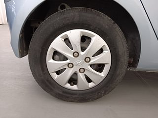 Used 2011 Hyundai i10 [2010-2016] Magna 1.2 Petrol Petrol Manual tyres RIGHT REAR TYRE RIM VIEW