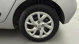 Used 2018 Hyundai Grand i10 [2017-2020] Sportz 1.2 Kappa VTVT Petrol Manual tyres LEFT REAR TYRE RIM VIEW