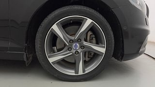 Used 2016 Volvo V40 [2013-2018] D3 R-Design Diesel Automatic tyres RIGHT FRONT TYRE RIM VIEW