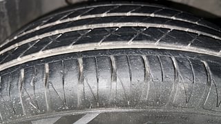 Used 2015 Honda City V Petrol Manual tyres RIGHT FRONT TYRE TREAD VIEW