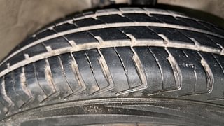 Used 2015 Maruti Suzuki Wagon R 1.0 [2013-2019] LXi CNG Petrol+cng Manual tyres RIGHT FRONT TYRE TREAD VIEW