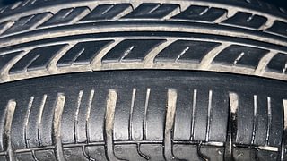 Used 2014 Datsun GO [2014-2019] T Petrol Manual tyres LEFT FRONT TYRE TREAD VIEW