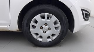 Used 2014 Hyundai i20 [2012-2014] Magna (O) 1.4 CRDI Diesel Manual tyres RIGHT FRONT TYRE RIM VIEW