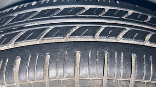 Used 2014 Datsun GO [2014-2019] T Petrol Manual tyres RIGHT FRONT TYRE TREAD VIEW