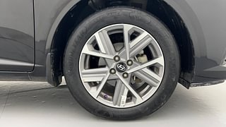 Used 2023 Hyundai Verna SX (O) 1.5 VTVT IVT Petrol Automatic tyres RIGHT FRONT TYRE RIM VIEW