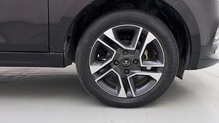 Used 2022 Tata Tiago XZA+ AMT Petrol Automatic tyres RIGHT FRONT TYRE RIM VIEW