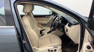 Used 2019 Skoda Octavia [2017-2019] 1.8 TSI AT L K Petrol Automatic interior RIGHT SIDE FRONT DOOR CABIN VIEW