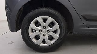 Used 2016 Hyundai Elite i20 [2014-2018] Sportz 1.2 Petrol Manual tyres RIGHT REAR TYRE RIM VIEW