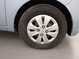 Used 2011 Hyundai i10 [2010-2016] Magna 1.2 Petrol Petrol Manual tyres RIGHT FRONT TYRE RIM VIEW