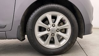 Used 2015 Hyundai Grand i10 [2013-2017] Asta AT 1.2 Kappa VTVT Petrol Automatic tyres RIGHT FRONT TYRE RIM VIEW