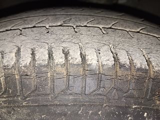 Used 2011 Hyundai i10 [2010-2016] Magna 1.2 Petrol Petrol Manual tyres RIGHT FRONT TYRE TREAD VIEW