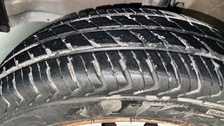 Used 2015 Maruti Suzuki Wagon R 1.0 [2013-2019] LXi CNG Petrol+cng Manual tyres LEFT FRONT TYRE TREAD VIEW