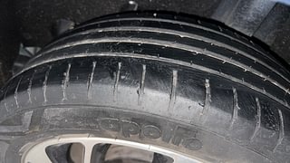 Used 2020 Maruti Suzuki Baleno [2019-2022] Zeta Petrol Petrol Manual tyres LEFT REAR TYRE TREAD VIEW