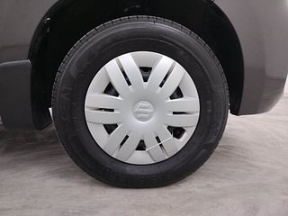 Used 2023 Maruti Suzuki Alto 800 Vxi Petrol Manual tyres RIGHT FRONT TYRE RIM VIEW