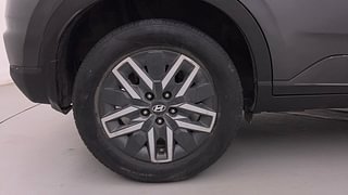 Used 2022 Hyundai Venue [2019-2022] SX 1.5 CRDI Diesel Manual tyres RIGHT REAR TYRE RIM VIEW