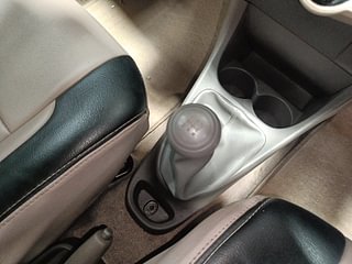 Used 2014 Toyota Etios [2010-2017] G Petrol Manual interior GEAR  KNOB VIEW