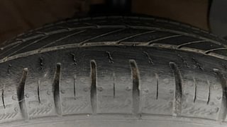Used 2017 Hyundai Grand i10 [2017-2020] Asta 1.2 Kappa VTVT Petrol Manual tyres RIGHT FRONT TYRE TREAD VIEW