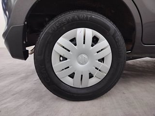 Used 2023 Maruti Suzuki Alto 800 Vxi Petrol Manual tyres RIGHT REAR TYRE RIM VIEW