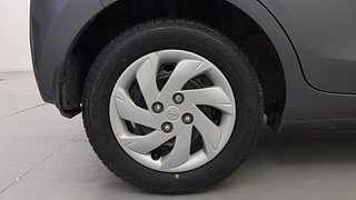 Used 2019 Hyundai New Santro 1.1 Sportz MT Petrol Manual tyres RIGHT REAR TYRE RIM VIEW