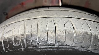 Used 2018 Maruti Suzuki Swift [2017-2021] VXi Petrol Manual tyres LEFT FRONT TYRE TREAD VIEW