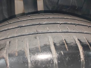 Used 2018 Maruti Suzuki Swift [2017-2021] ZXi Plus Petrol Manual tyres RIGHT REAR TYRE TREAD VIEW