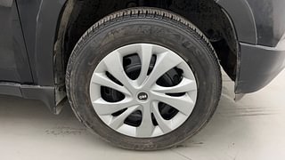 Used 2016 Mahindra KUV100 [2015-2017] K4 6 STR Petrol Manual tyres RIGHT FRONT TYRE RIM VIEW