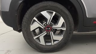 Used 2020 Kia Sonet GTX Plus 1.0 DCT Petrol Automatic tyres RIGHT REAR TYRE RIM VIEW