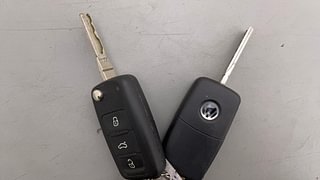 Used 2016 Volkswagen Vento [2015-2019] Highline Petrol AT Petrol Automatic extra CAR KEY VIEW