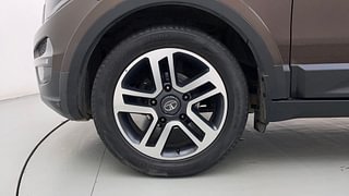 Used 2017 Tata Hexa [2016-2020] XTA Diesel Automatic tyres LEFT FRONT TYRE RIM VIEW