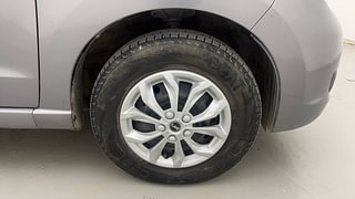 Used 2013 maruti-suzuki A-Star VXI AT Petrol Automatic tyres RIGHT FRONT TYRE RIM VIEW