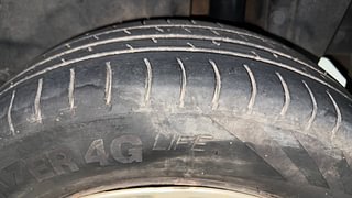 Used 2013 Maruti Suzuki Swift [2011-2017] VXi Petrol Manual tyres LEFT REAR TYRE TREAD VIEW