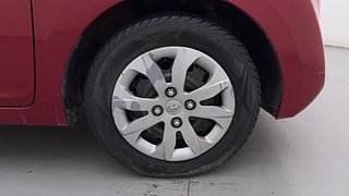 Used 2017 Hyundai Eon [2011-2018] Magna + (O) Petrol Manual tyres RIGHT FRONT TYRE RIM VIEW