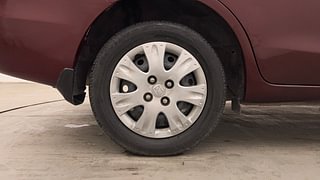 Used 2015 Honda Amaze [2013-2016] 1.2 S i-VTEC Petrol Manual tyres RIGHT REAR TYRE RIM VIEW