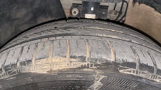 Used 2016 Volkswagen Vento [2015-2019] Highline Petrol AT Petrol Automatic tyres LEFT FRONT TYRE TREAD VIEW