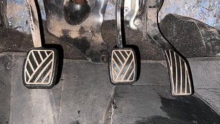 Used 2013 Maruti Suzuki Swift [2011-2017] VXi Petrol Manual interior PEDALS VIEW