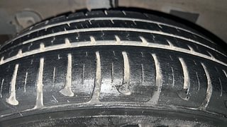 Used 2017 Hyundai Grand i10 [2017-2020] Sportz (O) AT 1.2 Kappa VTVT Petrol Automatic tyres RIGHT REAR TYRE TREAD VIEW